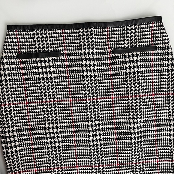 Talbots - Picture 4 of 16